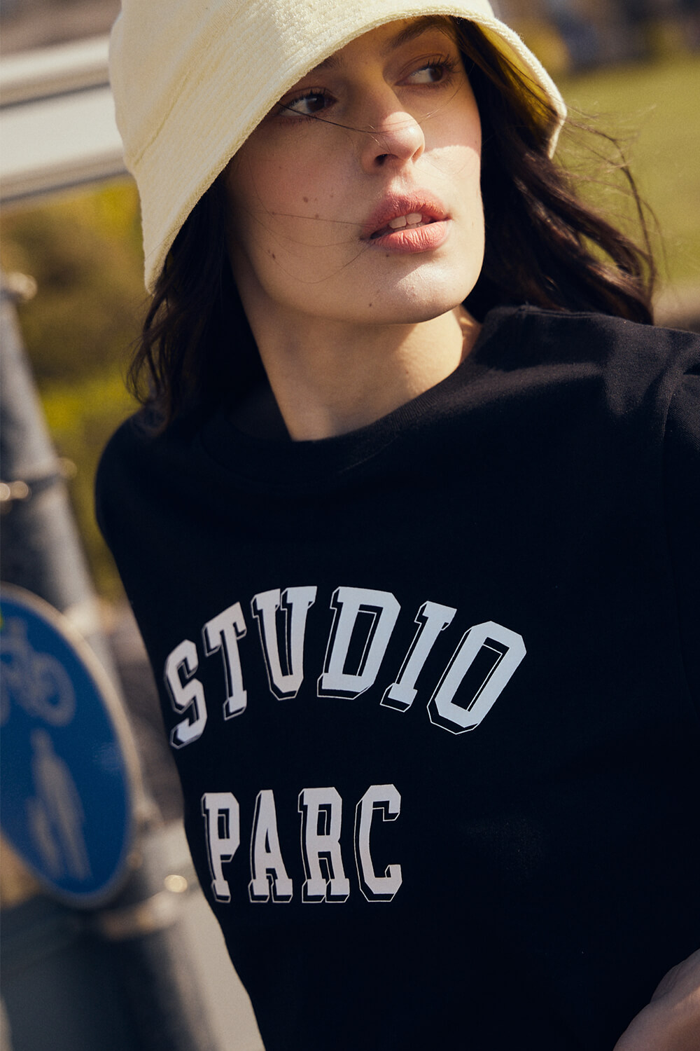 (UNI) Studio Parc T-Shirt_Black