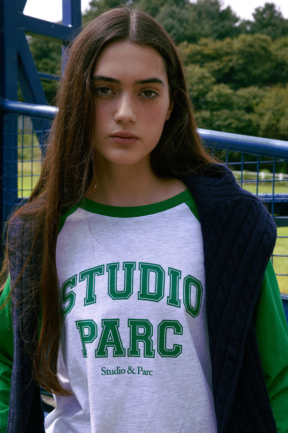 (UNI) Studio Parc Raglan Long Sleeve T-Shirt_Green